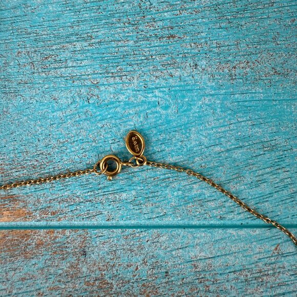 Vintage 1978 AVON Initial Attraction Necklace- "V" Gold Tone - Picture 7 of 8